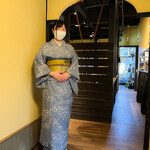 神楽坂 囲炉裏焼肉 祇園 - 女将・飛鳥さん