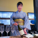 神楽坂 囲炉裏焼肉 祇園 - 女将の飛鳥さん。優しくておちゃめでカワイイ