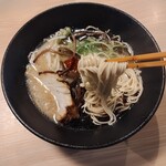 中華そば 中々。 - 麺のリフトアップ