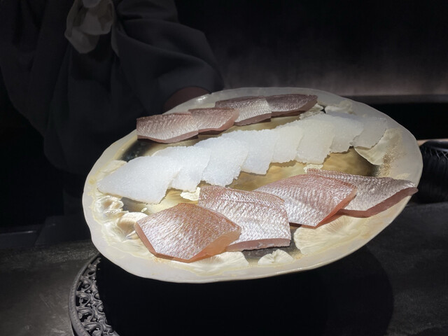 異空間な鮨屋』by 食スリー : mikami limited50 (ミカミ