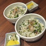 せいもん払い - 鯖と高菜のほぐし飯。お漬物ついてきます。