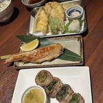 せいもん払い - 手前のレタス巻き美味しくてすき。