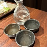 せいもん払い - 日本酒。3人いると少しづつ飲めて良いです。