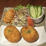 せいもん払い - 海鮮ゴロゴロコロッケ。普通はこれです。2個です。ただプラスで何個でもできます。