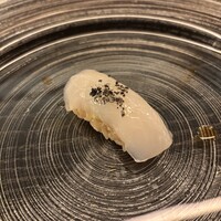 鮨 四 -  鮨 四 -