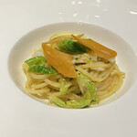 ガストロノミアヘリテージヨコハマ - パスタ１　自家製カラスミ、アオリリカ、芽キャベツ、カラスミとレモンのソース