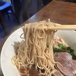 琉 肉、酒、ときどき魚。 - 【兎ラーメン＝ストレート細麺】