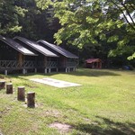 こもれび - 右奥には宿泊専用ケビン棟が♪