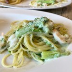 リトルネスト - 海老と菜の花のクリームソース