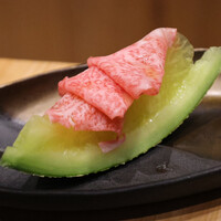 すき焼き十二天 - 【先付け】自家製熟成生ハムと特選果物