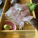 船場亭 - いわな、まだ生きていて動きます！