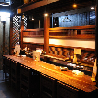 お一人様から団体様までカジュアルに利用できる空間◎