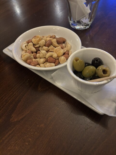 UNDER DEER LOUNGE photo 5