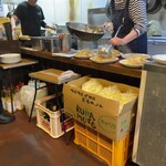 かも料理　まりも本店 - 厨房の様子