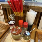 沖縄麺処 天願 - 卓上調味料
