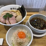 淡麗醤油らぁ麺 鶏松 - 