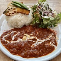 キッチン 大宮 MARK IS みなとみらい店 - 無水トマトカレー（1,210円）