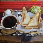 カフェジジ - たまごホットサンド(*‘ω‘ *)