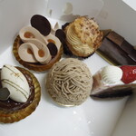 エーグルドゥース - 色とりどりのケーキ