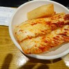 서울24시감자탕 - 料理写真:キムチとカクテキ
