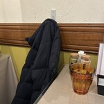 スープカレー カジュ - 上着掛けも！