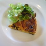 キノコとベーコンのキッシュ