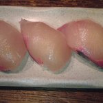 こまいち - ハマチの握り寿司