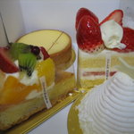 レモンのタルト、クリスマスツリー、ショートケーキ、フルーツのタルト