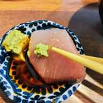 よりみち食堂 - ブリの刺身（アップ）