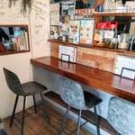 よりみち食堂 - 内観（カウンタ－席の一部）