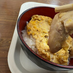 三重食堂 - 大きな鶏モモ肉