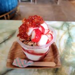 TAKI - いちごパフェ