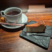 スペイン料理 La Cazuela 三ノ宮 ミント神戸店 - コーヒー＆バスク風チーズケーキ