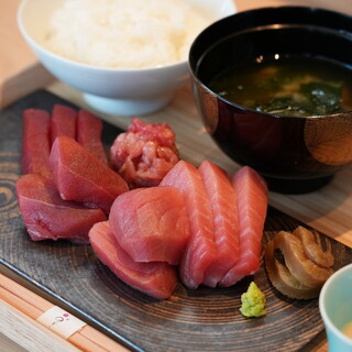 【ランチ限定】生本マグロ御膳始めました