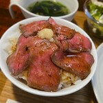 キッチン ブルー グローブ - スペシャルは、ローストビーフ丼