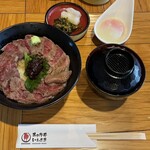 あか牛丼いわさき - 