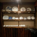 ほうせん - 店内にある伊万里焼きに圧巻