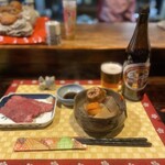 ほうせん - 鹿刺身と豚尾煮込みとビール