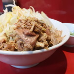 ラーメン二郎 - ラーメン半分＋青ネギショウガ半分崩