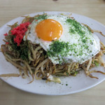 まつや軽食堂 - 焼きそば 550円 + 玉子 30円