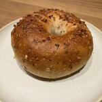 ハッピーキャンパーベーグル - いちじく&ヘーゼルナッツ