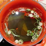 魚屋スタンドふじ子 - ワカメスープ