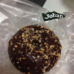 Johan - チョコでコーティングされたドーナツのやつ。