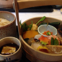 六盛 - 手をけ弁当