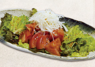 Keishuu - 慶州チョレギサラダ650円（税抜）。ちぎった野菜のあっさりサラダは肉との相性が絶妙