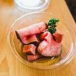 ふぅずらぼ - 牛タンのローストビーフ