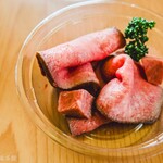 ふぅずらぼ - 牛タンのローストビーフ