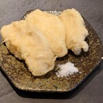 手打ち蕎麦 オトナリ - とり天 (400円) [同行者がせいろに合わせた一品]