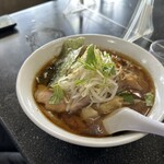 しら鳥 - ワンタンチャーシュー麺