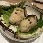 よしみつ - オイル漬けの牡蛎。脂汗まみれのワイ。